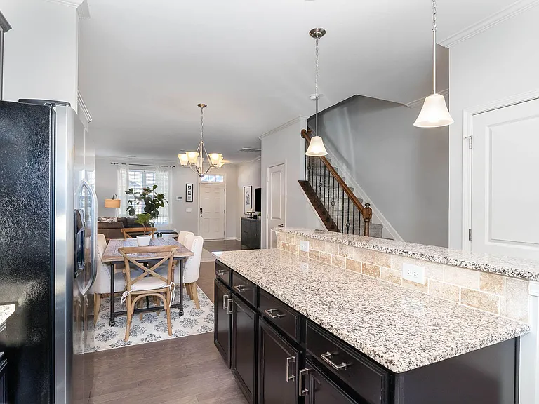 1304 Assembly St — Photo 9