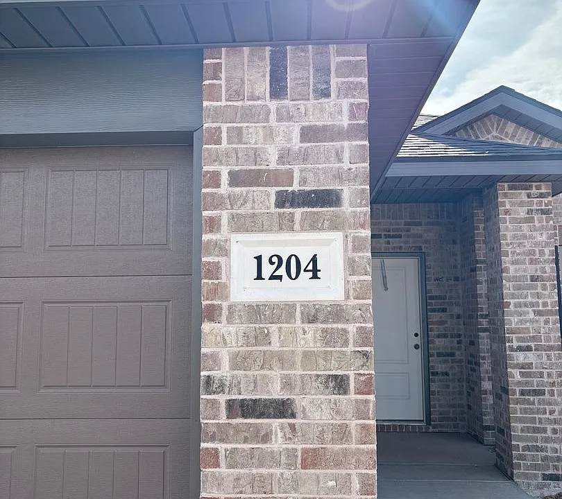 1204 Cottonwood Ave