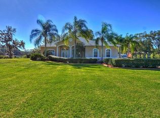 3202 Gray Barn Ln, Plant City, FL 33565