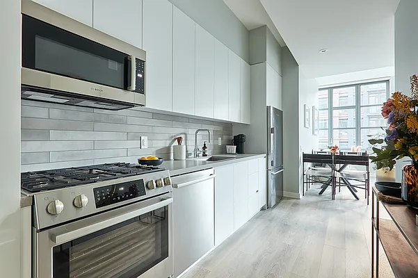 Rented by Greystar | media 21