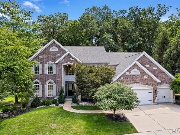 716 Arbor Chase Dr, Ballwin, MO 63021