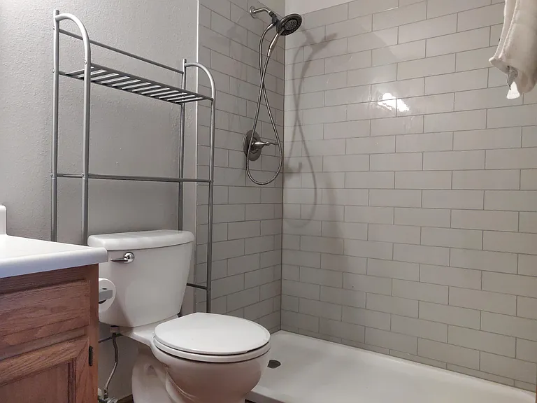 5581 Bingham Dr — Photo 8
