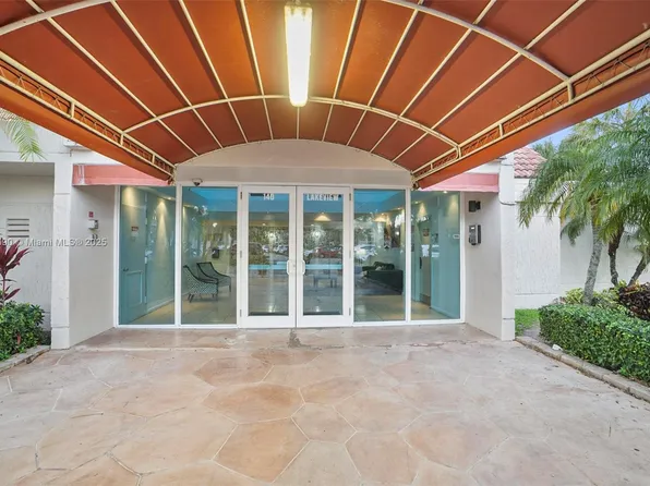 140 Lakeview Dr APT 304, Fort Lauderdale, FL 33326
