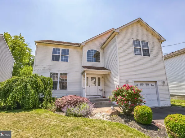 2362 Maple Ave, Croydon, PA 19021