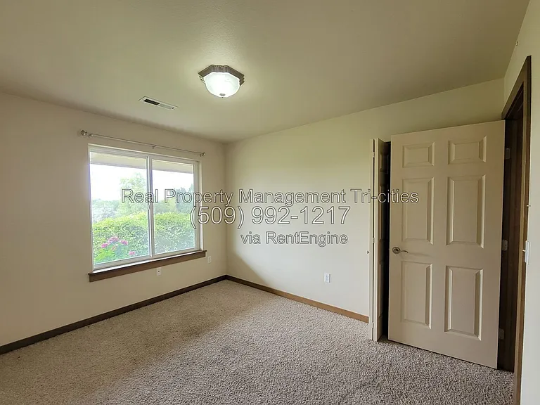 689 Tanglewood Dr #A — Photo 6