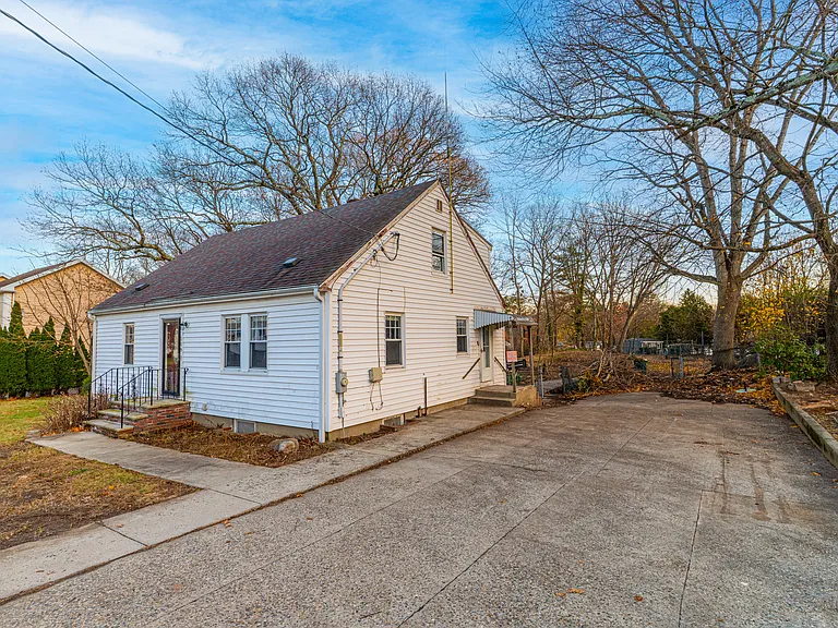 119 Green St — Photo 1