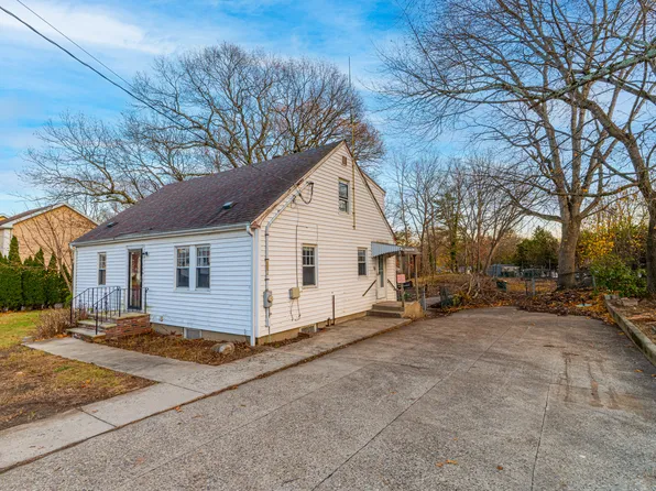 119 Green St, Woburn, MA 01801