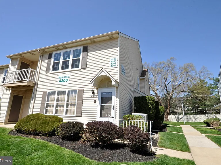 4208 Adelaide Dr #B — Photo 1