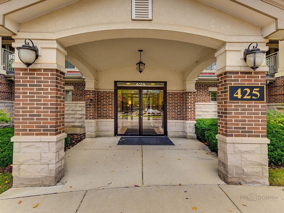 1st image of 425 Village Grn Unit 401