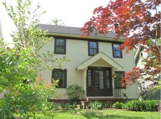 3084 Coleridge Rd, Cleveland Heights, OH 44118