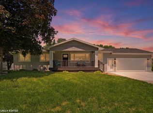 3553 E Shaulis Rd, Waterloo, IA 50702