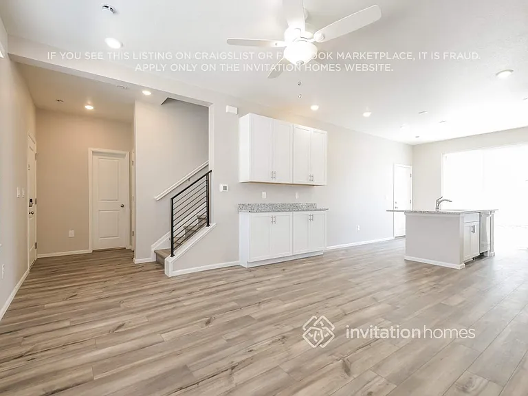 3341 Streamwood Dr — Photo 6