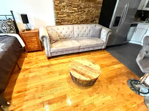 595 Greene Avenue image 8 of 11