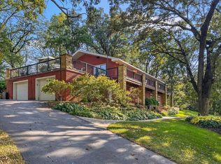 10156 Military Rd, Dubuque, IA 52003