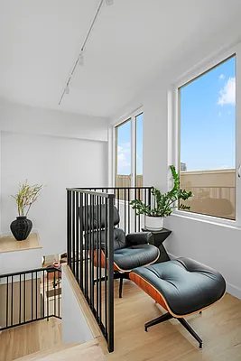 Rented by Quay Plaza LLC | media 19