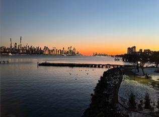 121 The Promenade Promenade #122, Edgewater, NJ 07020