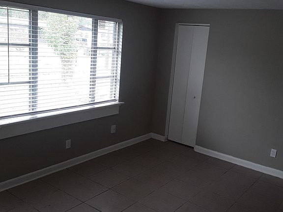 3rd image of 5245 Saginaw Ave