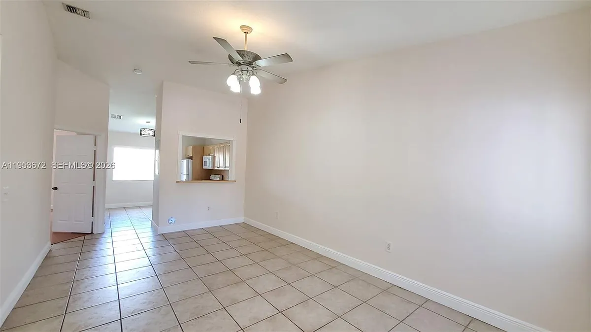 Building Photo - 640 NW 79th Ave #202