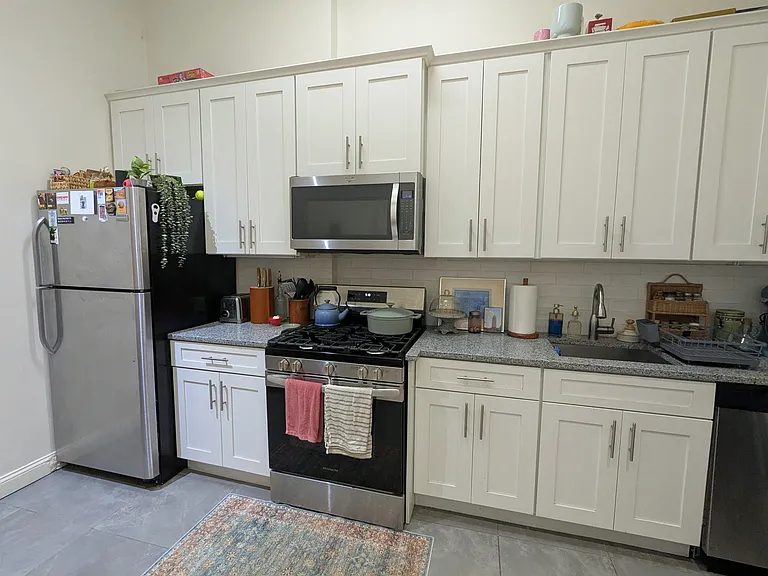 330 W 86th St #9 — Photo 3