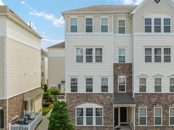 24686 Byrne Meadow Sq, Aldie, VA 20105