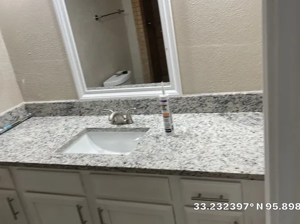 2816 Windy Dr, Commerce, TX 75428