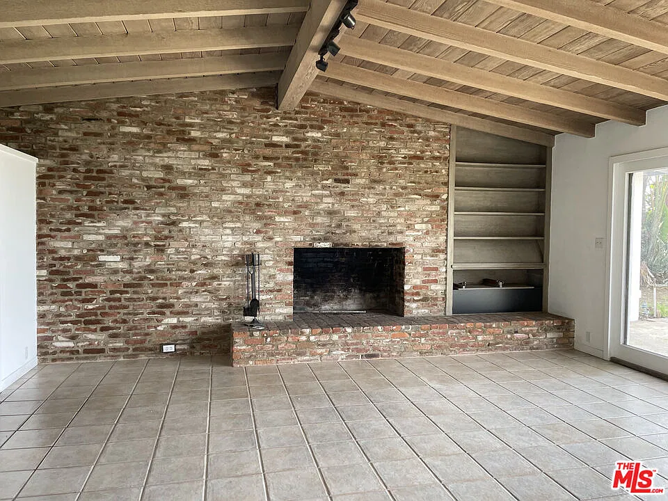 2 bed, 2.0 bath, 1543 sqft, $5,500 — Photo 4