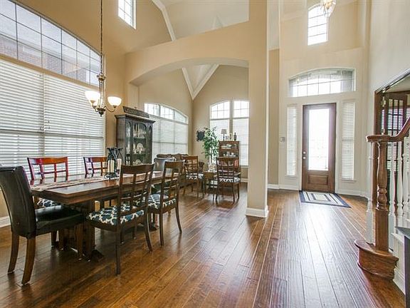 3rd image of 1210 Arbor Park Dr