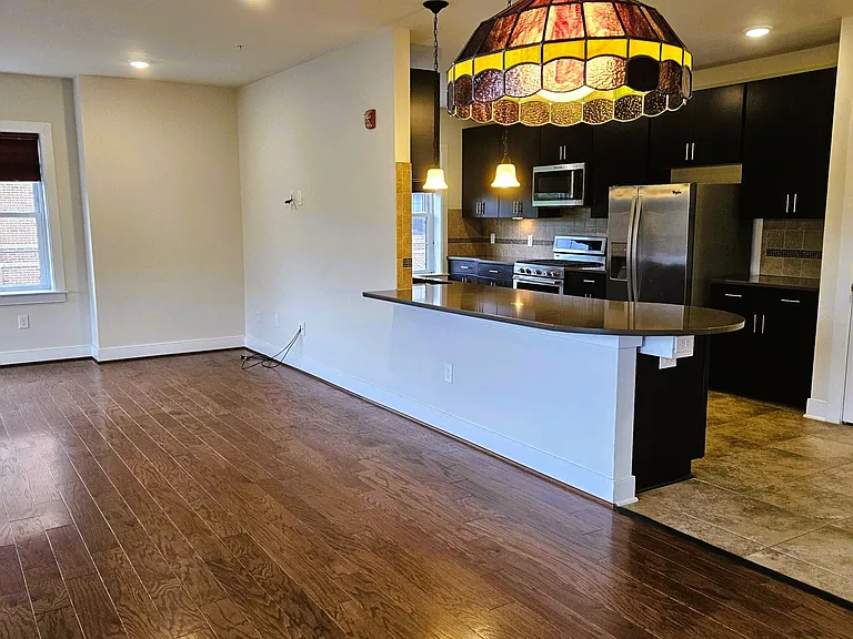 2905 Bleeker St #205 — Photo 19