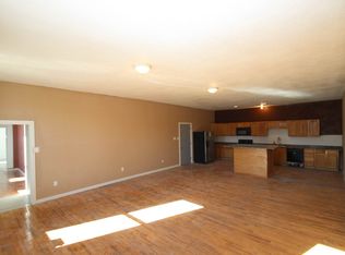 323 5th St, Hudson, IA 50643