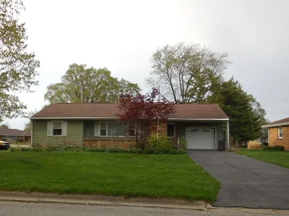 319 W North St, Forrest, IL 61741