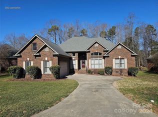 2352 Caernarfon Ln, Matthews, NC 28104
