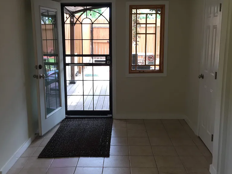 309 Cantril St #B — Photo 14