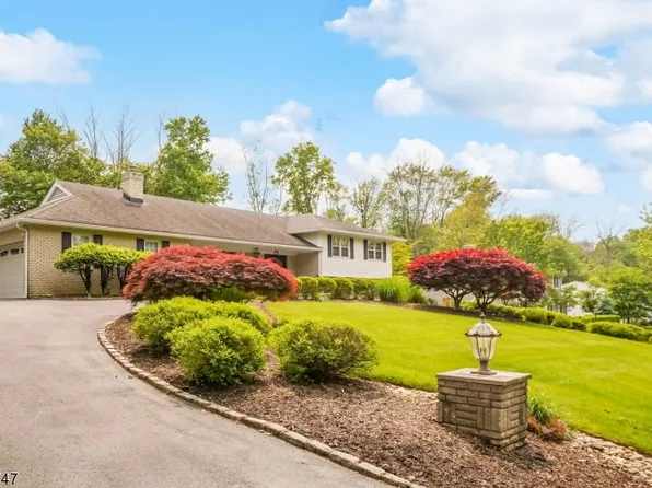 35 Murphy Cir, Florham Park Boro, NJ 07932