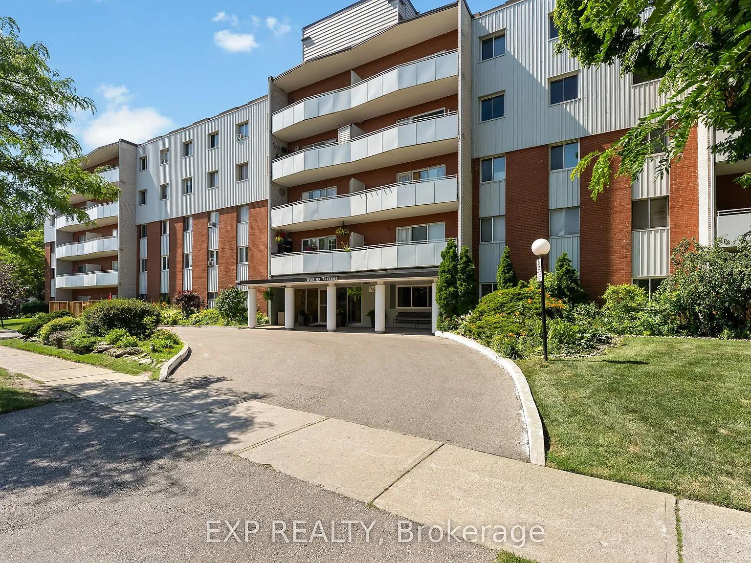 2 bed, $2,400 — Photo 4