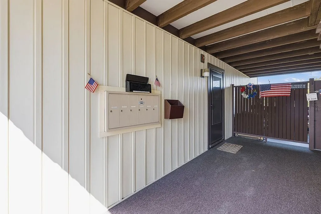 1 bed, 820 sqft, $2,450 — Photo 3