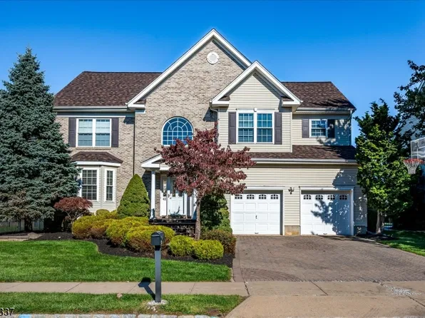 41 Treetops Cir, Franklin Twp., NJ 08540