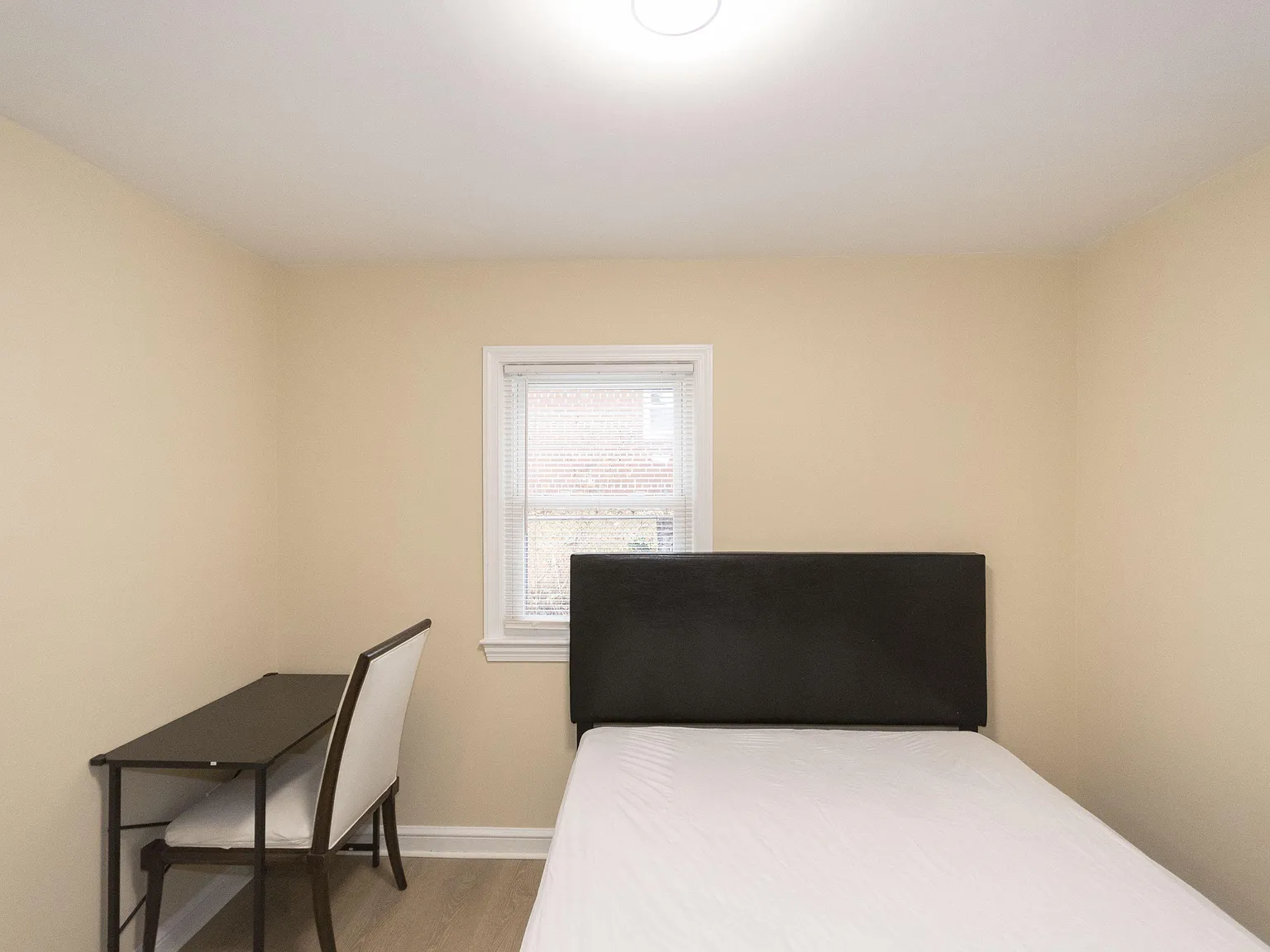 4 bed, 2.0 bath, 2070 sqft, $1,148 — Photo 3