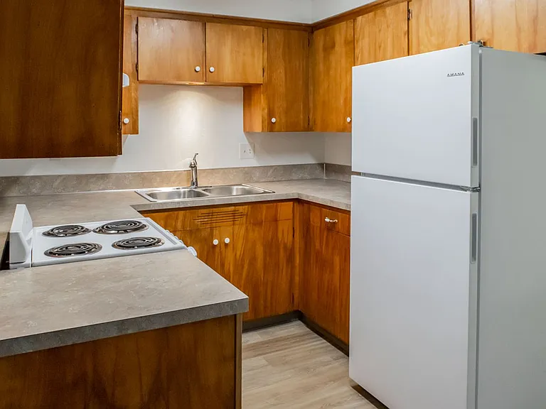 1526 7th St (Columbia Apts) — Photo 2