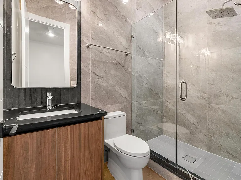 403 Park Blvd — Photo 10
