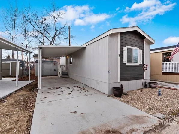 208 E 44th St Trlr 5, Garden City, ID 83714