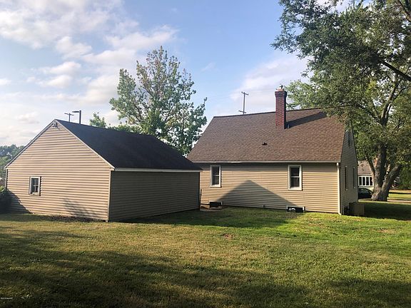 3rd image of 202 E Van Hoesen Blvd