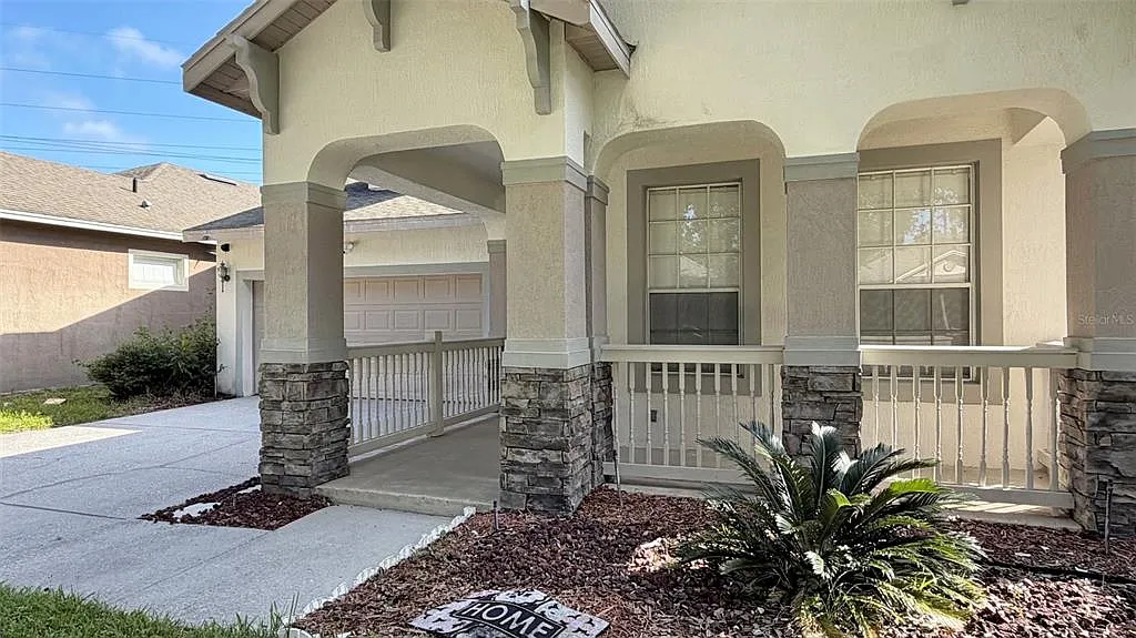 3 bed, 2.0 bath, 2094 sqft, $3,000 — Photo 3