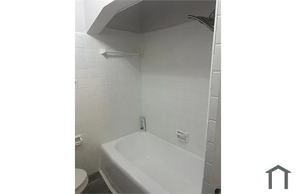 Building Photo - 4489 4th St #5