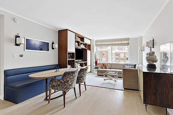 1st image of 212 Warren St #15S