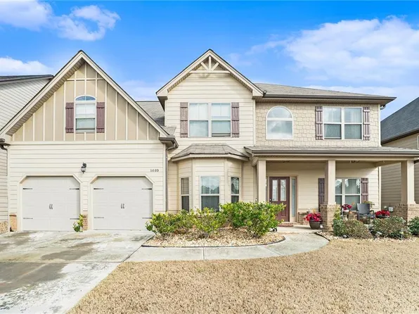 1610 Long Acre Dr, Loganville, GA 30052