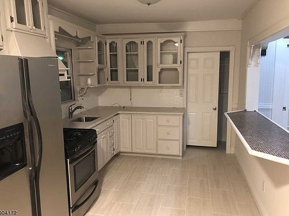 3rd image of 85 Joralemon St