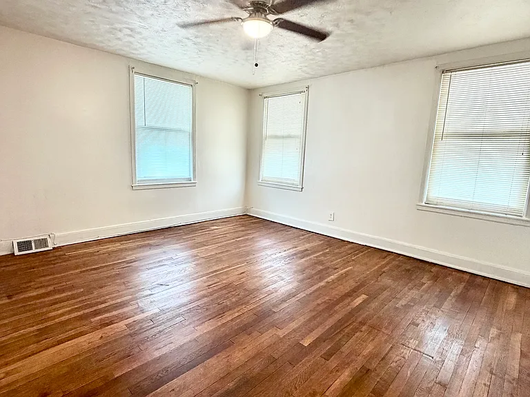 3018 Larue Sq E — Photo 11
