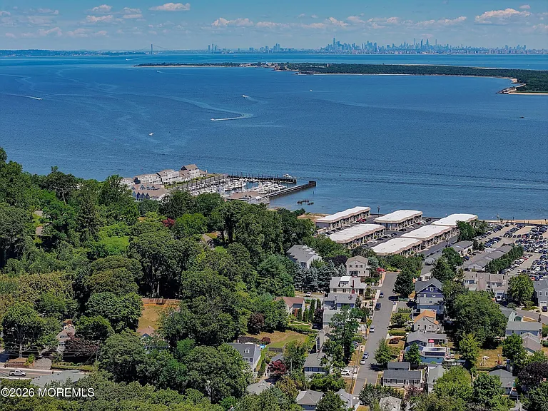 210 Linden Ave — Photo 42