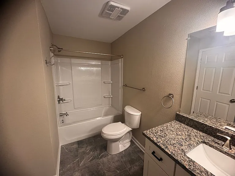 14208 Pinehurst Ln #14208 — Photo 12