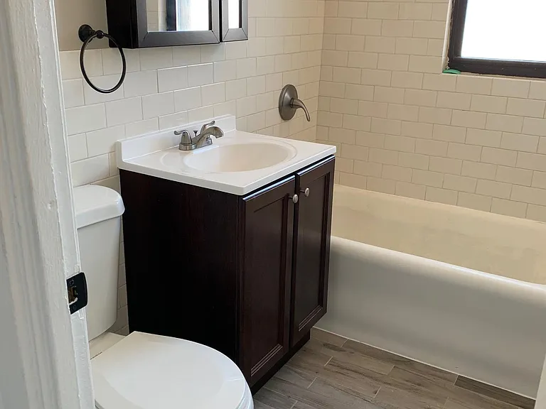 5653 N Spaulding Ave #3E — Photo 10